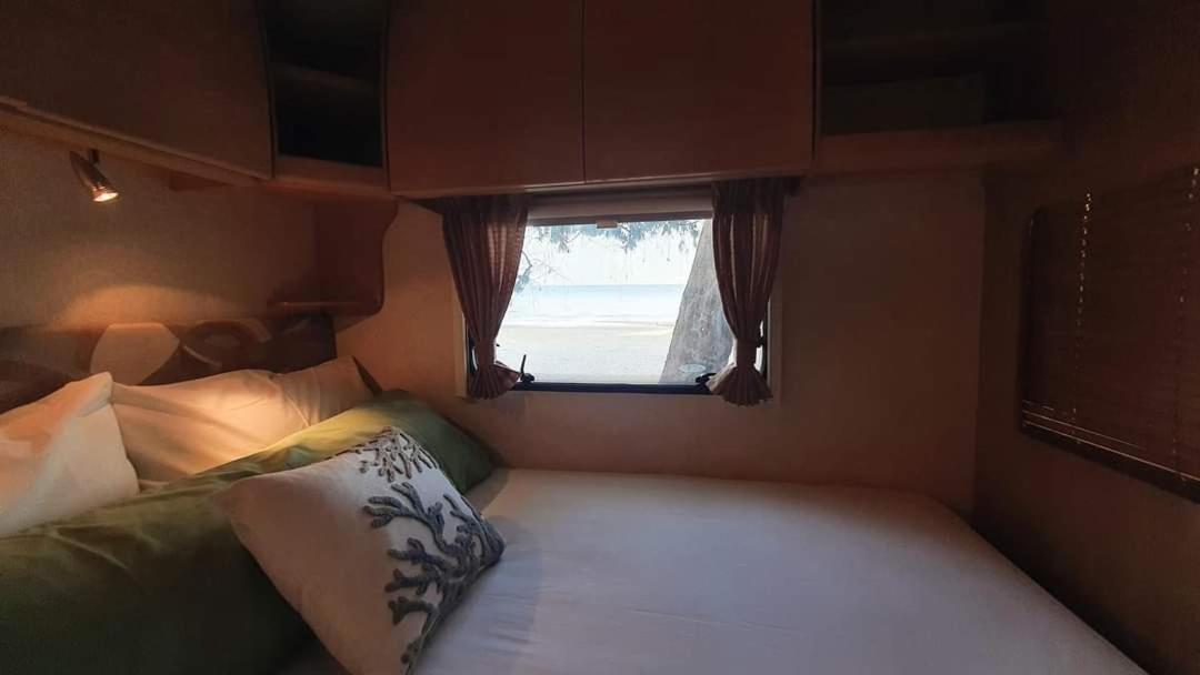 Maliblues Bed & Art Gallery Chumphon Esterno foto