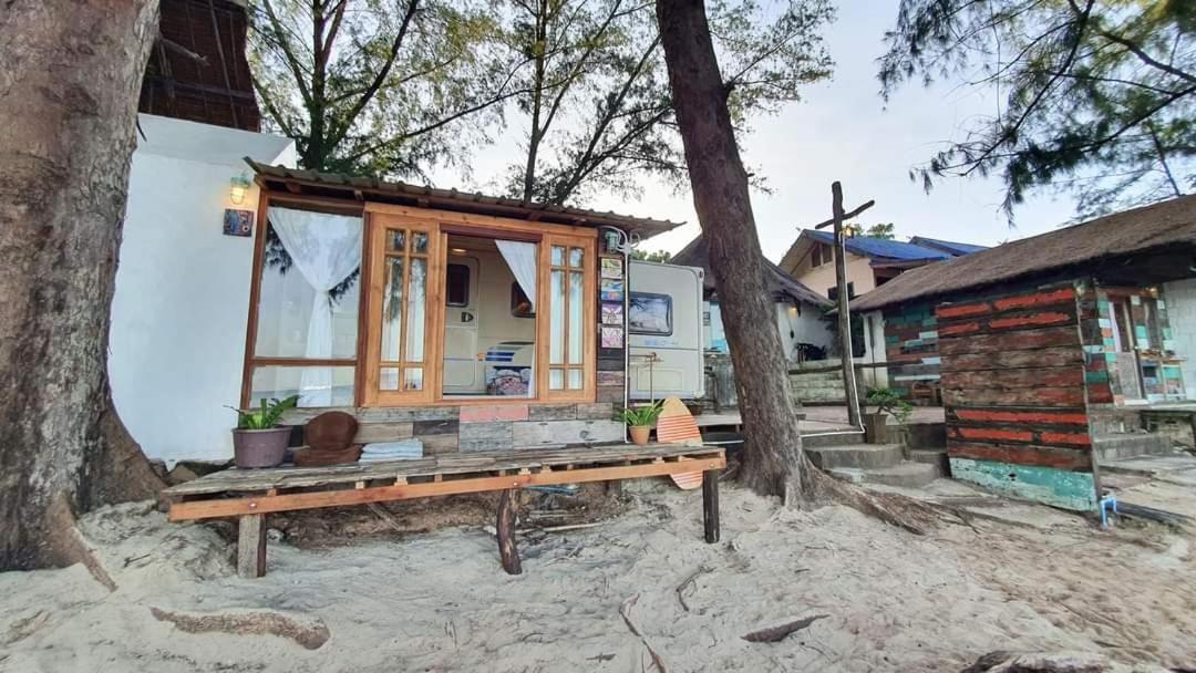 Maliblues Bed & Art Gallery Chumphon Esterno foto