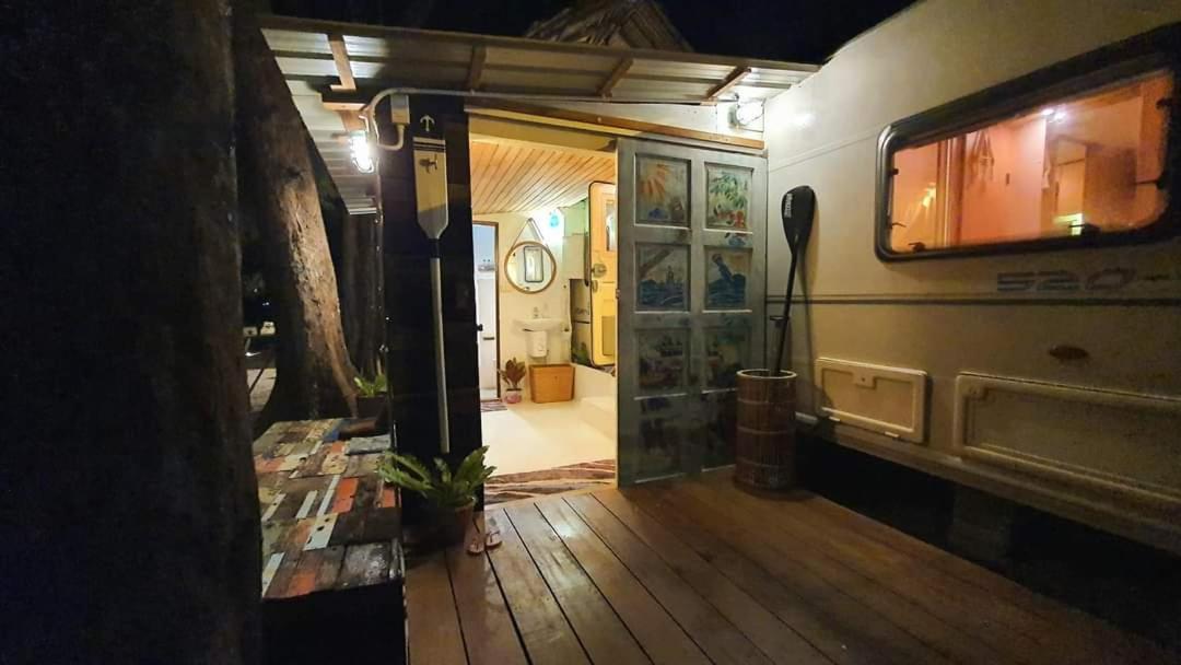 Maliblues Bed & Art Gallery Chumphon Esterno foto