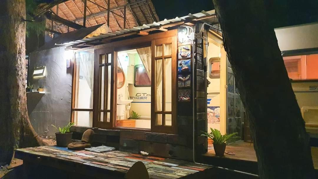 Maliblues Bed & Art Gallery Chumphon Esterno foto