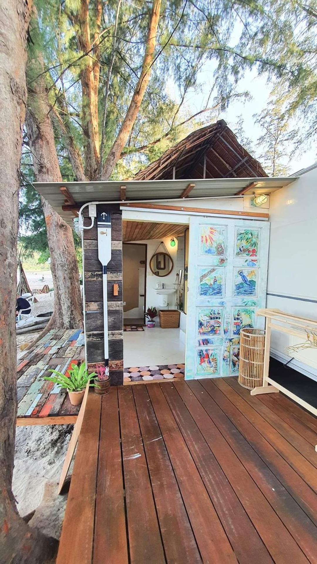 Maliblues Bed & Art Gallery Chumphon Esterno foto