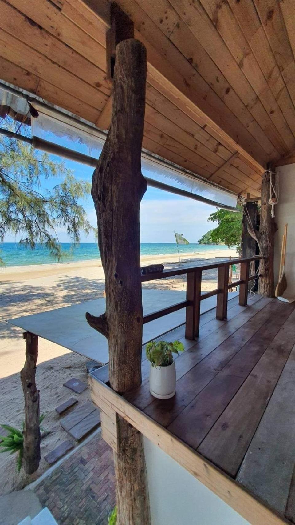 Maliblues Bed & Art Gallery Chumphon Esterno foto