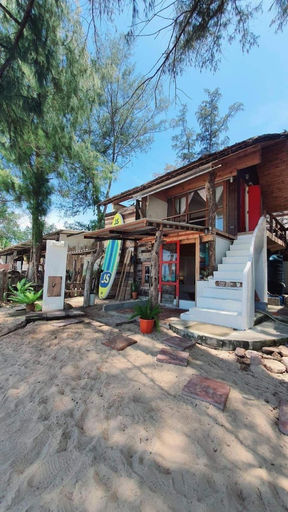 Maliblues Bed & Art Gallery Chumphon Esterno foto
