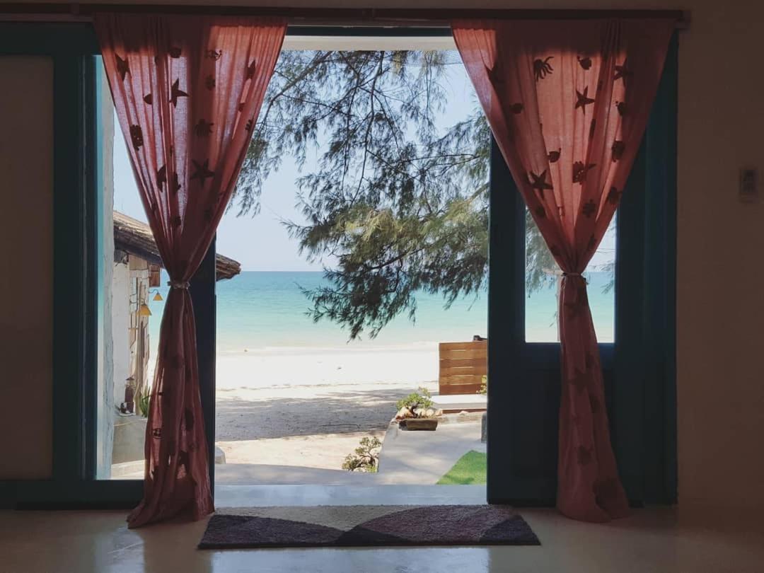 Maliblues Bed & Art Gallery Chumphon Esterno foto
