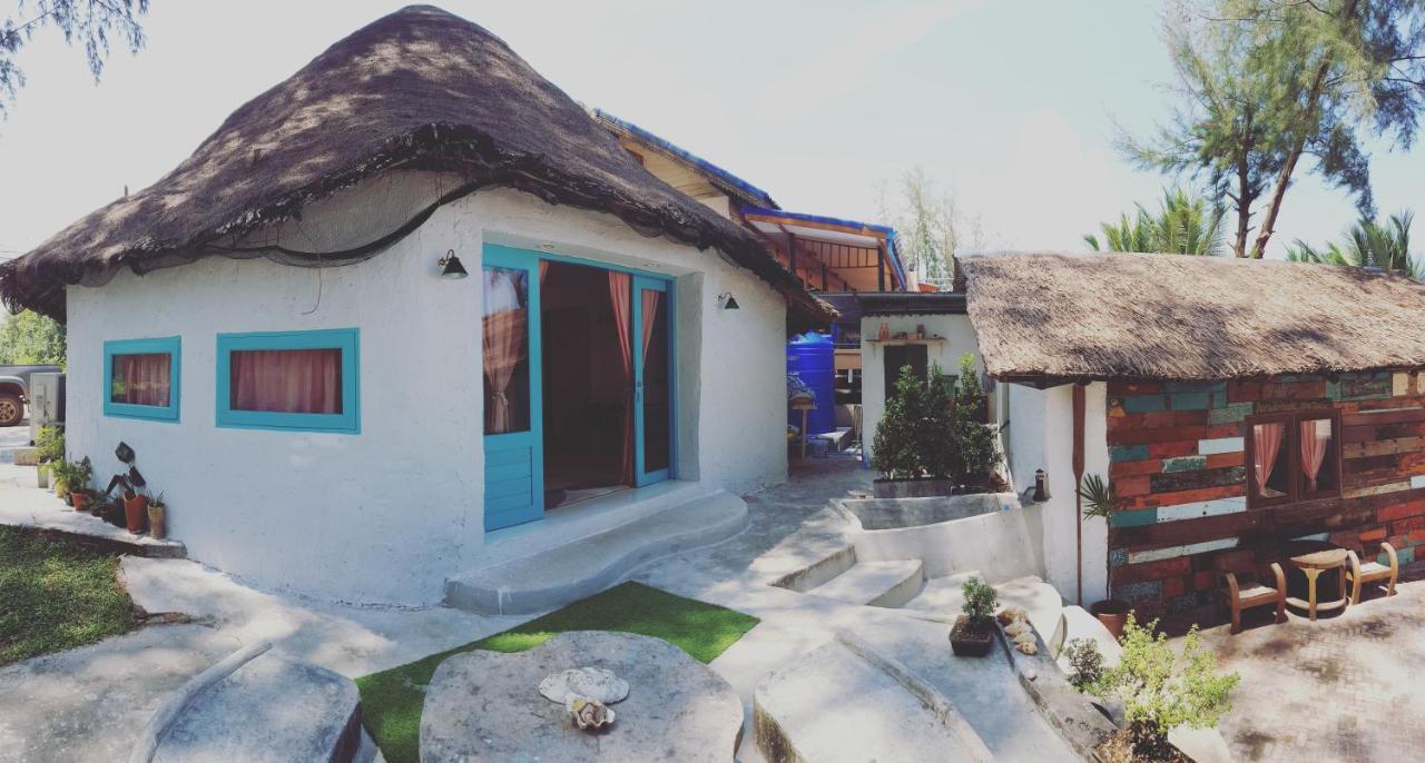 Maliblues Bed & Art Gallery Chumphon Esterno foto
