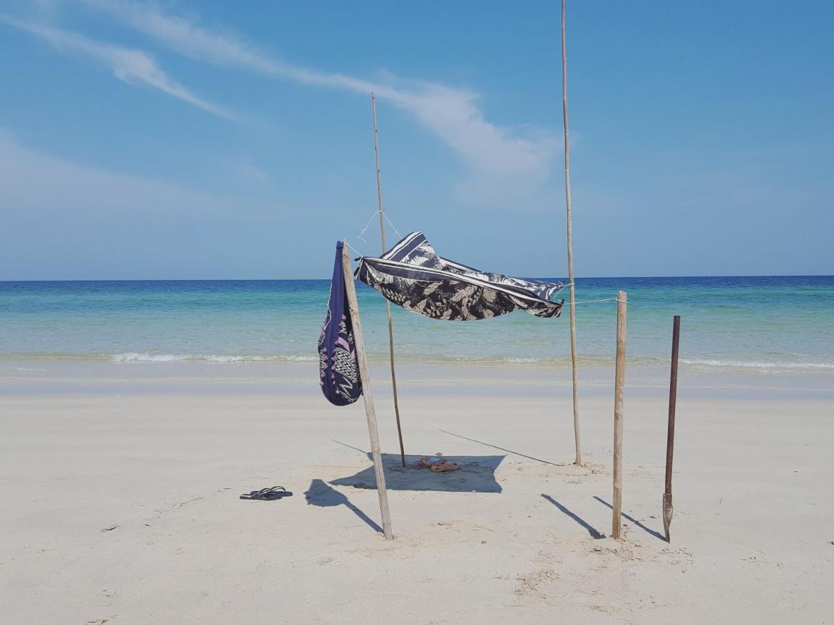 Maliblues Bed & Art Gallery Chumphon Esterno foto