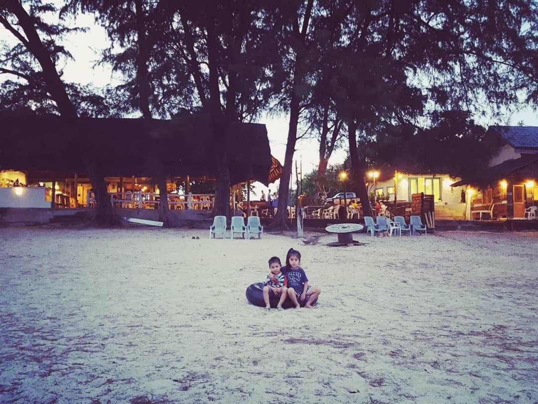 Maliblues Bed & Art Gallery Chumphon Esterno foto